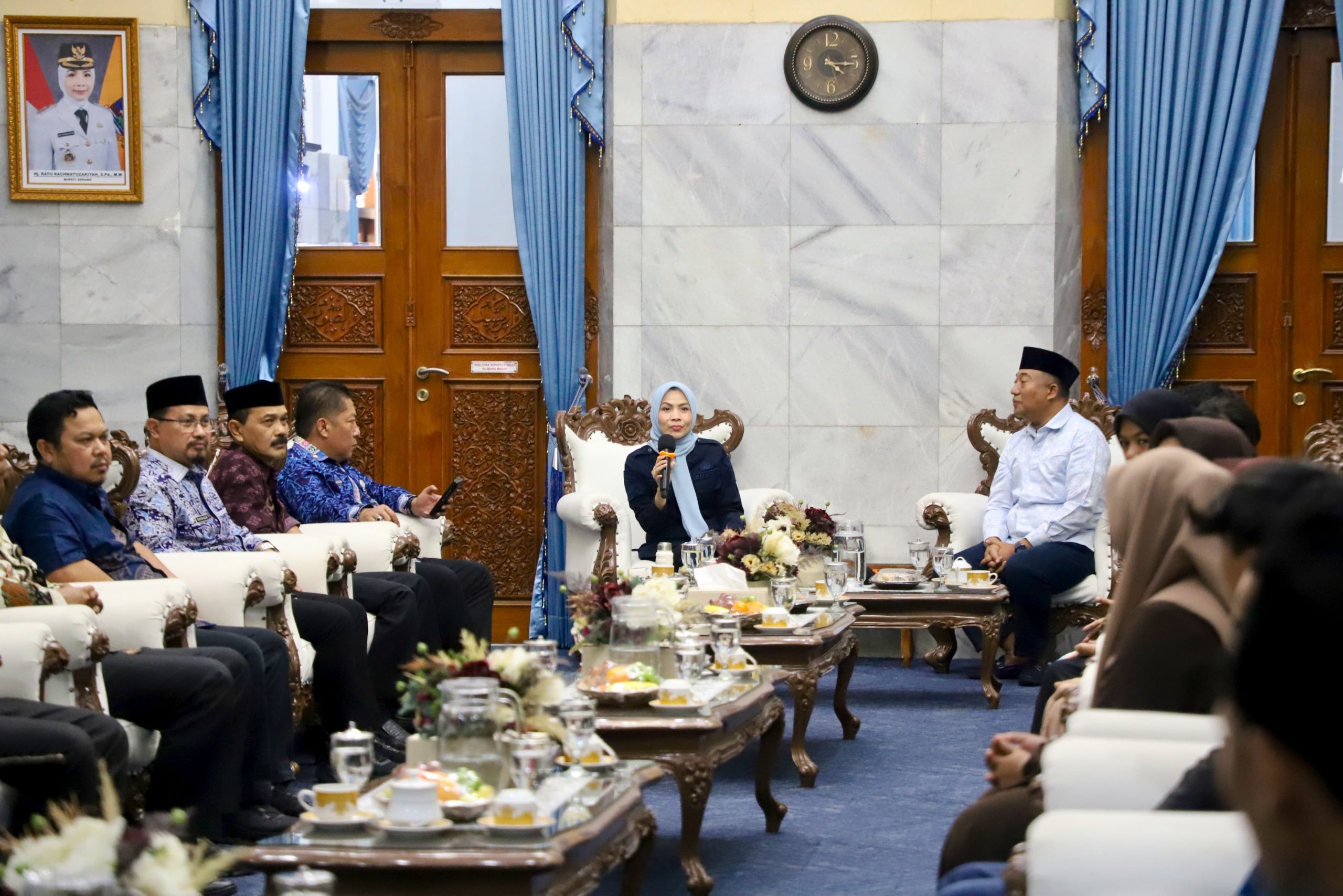 Bupati Serang Ratu Zakiyah Lepas 20 Peserta Pendidikan Kaligrafi ke Lemka Sukabumi