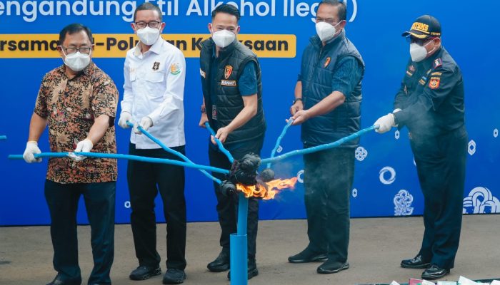 Operasi ASAP Berbuah Hasil, Bea Cukai Musnahkan Puluhan Juta Rokok dan Miras Ilegal