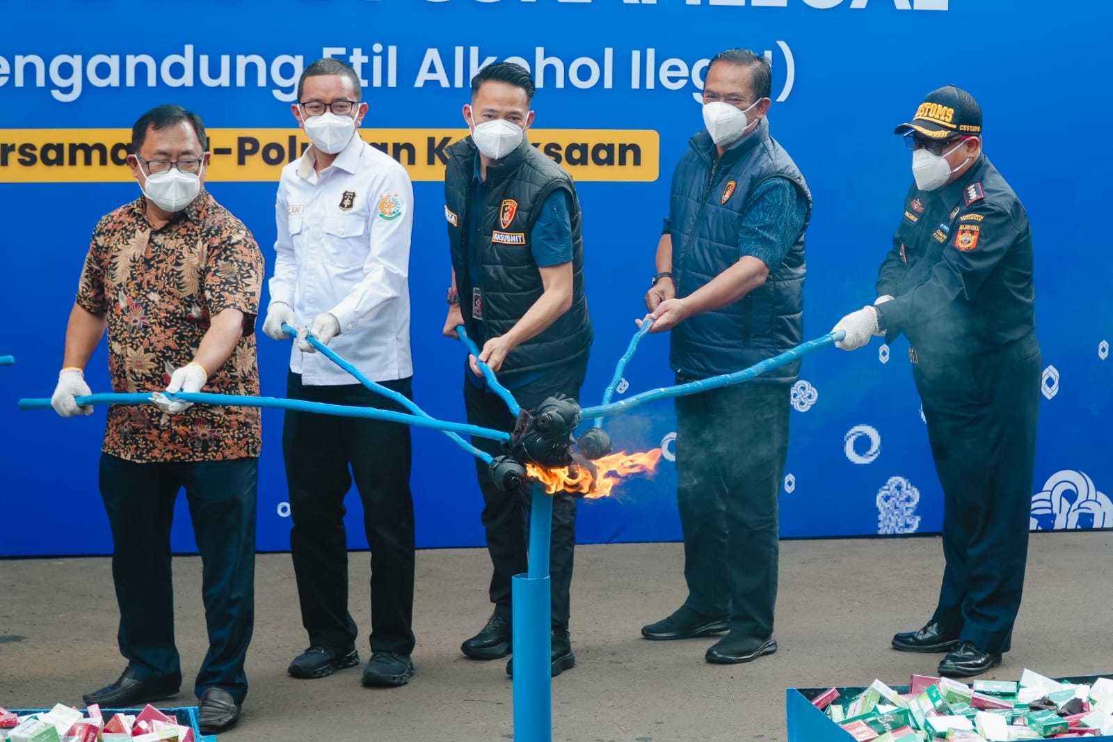 Operasi ASAP Berbuah Hasil, Bea Cukai Musnahkan Puluhan Juta Rokok dan Miras Ilegal