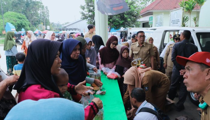 Operasi Pasar DiKabupaten Serang Diserbu Emak-Emak
