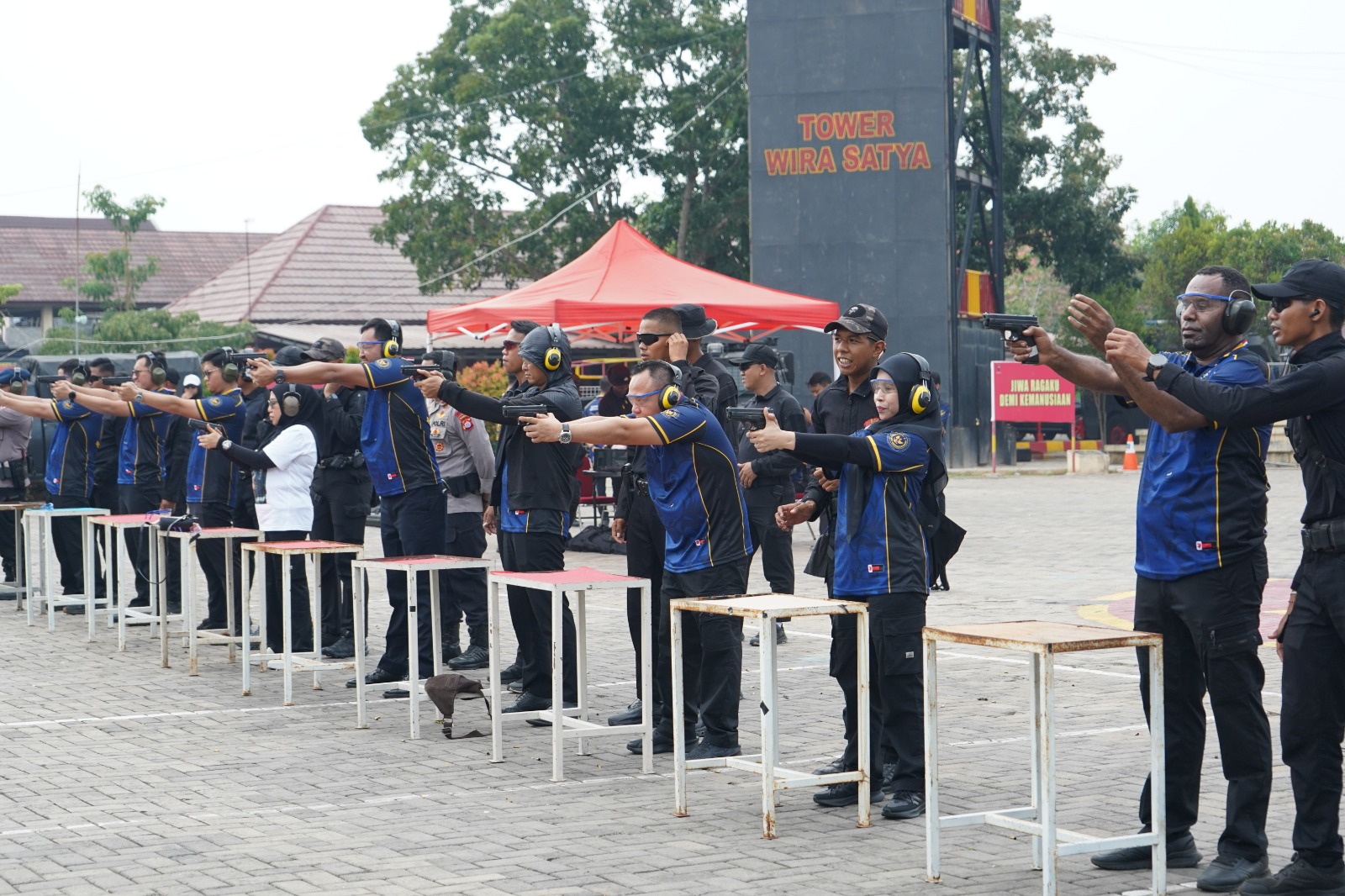 70 Pegawai Instansi Vertikal di Banten Ikuti Pelatihan Menembak