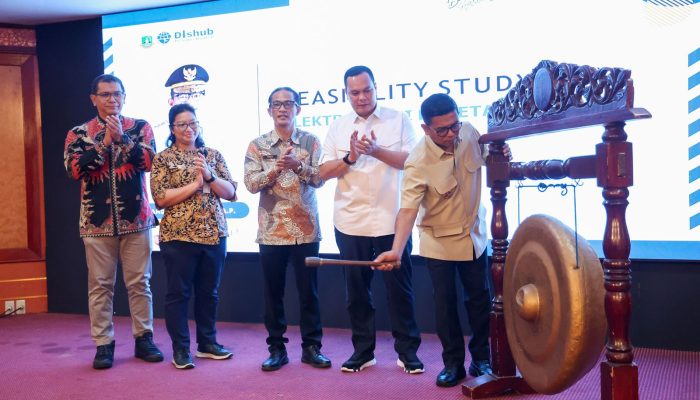 Pemprov Banten Siapkan Elektrifikasi dan Double Track KA Rangkasbitung-Merak