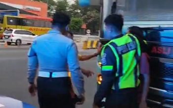 Dua Kernet Bus Ditangkap Usai Tusuk Calon Penumpang di Serang