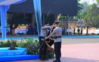 Irjen Pol Hendra Kurniawan Resmi Jadi Kapolda Banten, Terima Pataka dari Irjen Pol Hengki