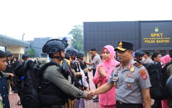 Kapolda Banten Lepas 45 Personel Brimob BKO ke Papua Tengah