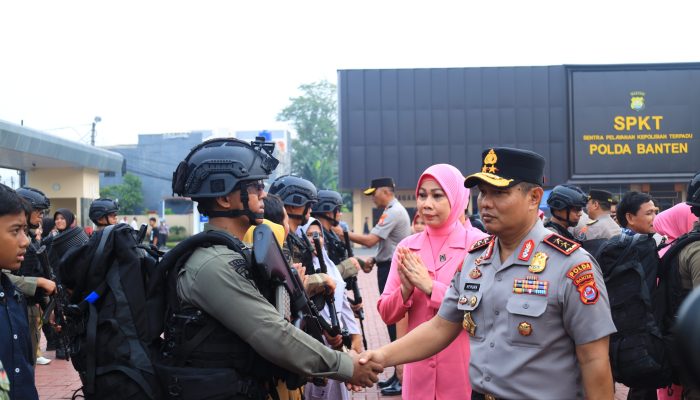Kapolda Banten Lepas 45 Personel Brimob BKO ke Papua Tengah