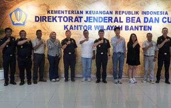 Pacu Investasi di Banten, Bea Cukai Terbitkan Izin Kawasan Berikat Produsen Sepatu Nike