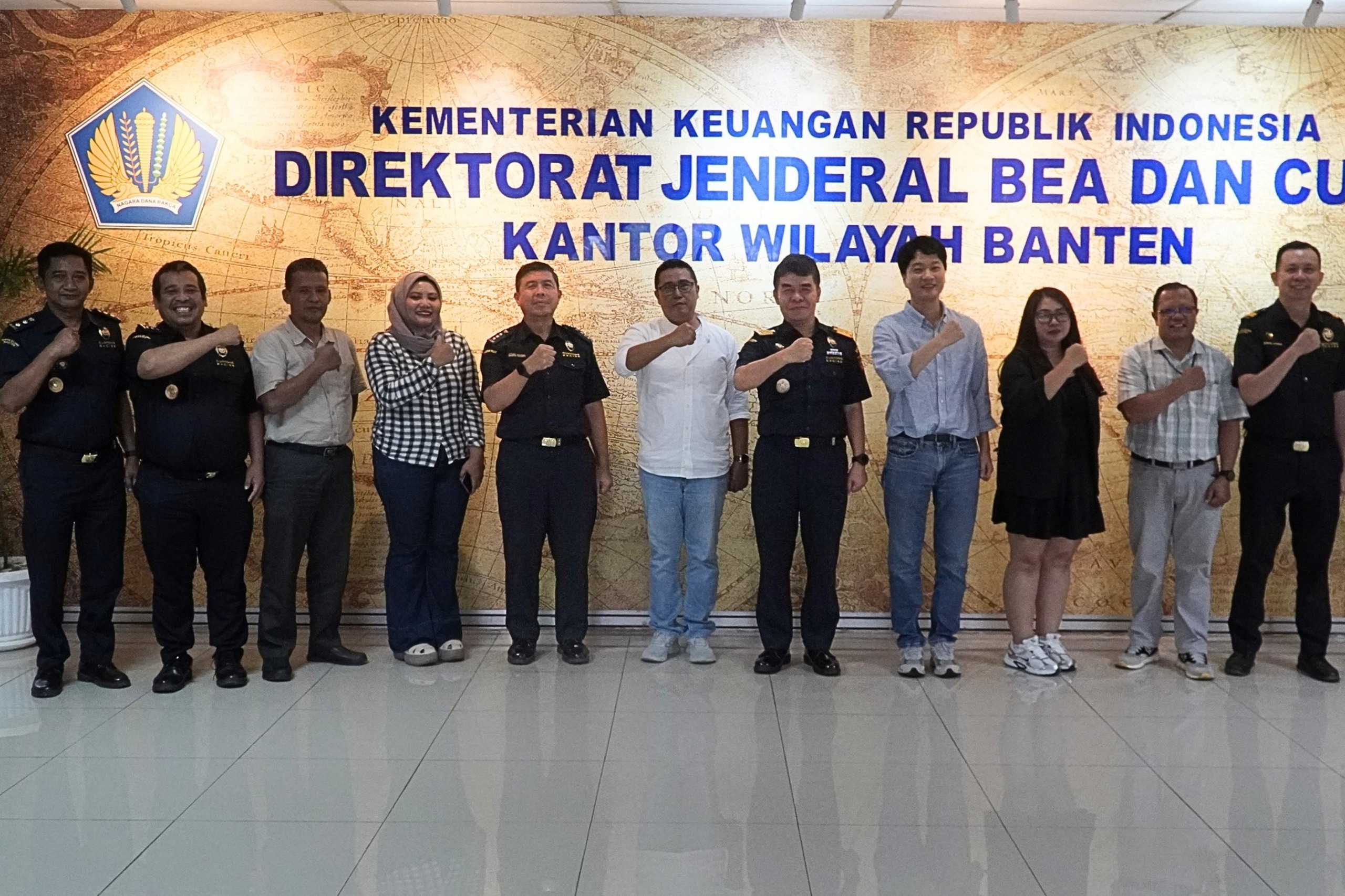Pacu Investasi di Banten, Bea Cukai Terbitkan Izin Kawasan Berikat Produsen Sepatu Nike