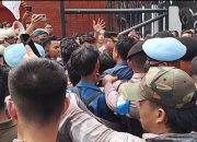Aliansi Forba Demo Saat Paripurna HUT ke-26 Banten, Sempat Saling Dorong dengan Polisi