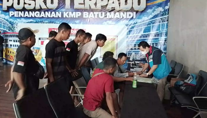 Korban Kebakaran KMP Batu Mandi Urus Klaim Asuransi di Posko Merak